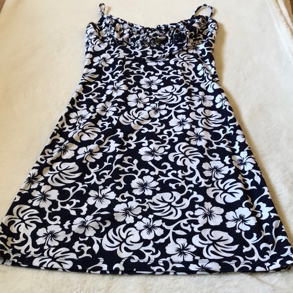 Hawaiian Print Summer Dress - Picture 3 of 7